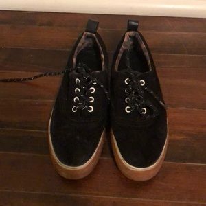 platform suede sneakers sz 7 BERSHKA
